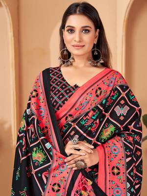 Black digital printed pashmina saree with shawl 2
