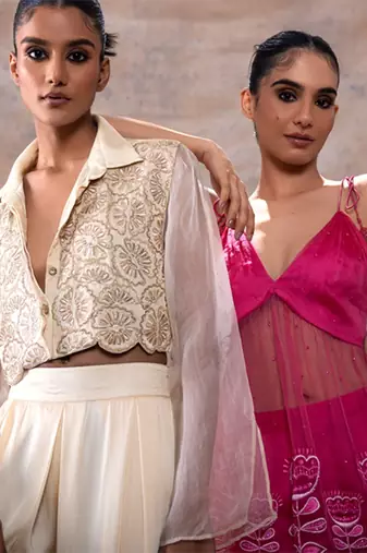 Embroidered crop shirt with flared pants set