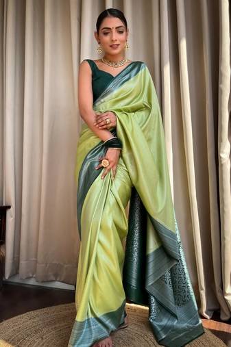 Woven silk blend Saree With Blouse