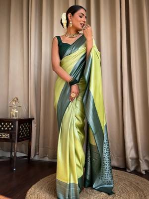 Woven silk blend Saree With Blouse 2