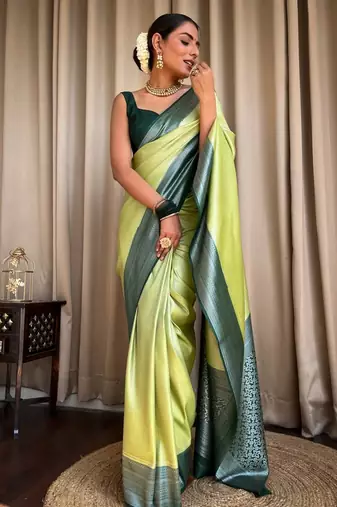 Woven silk blend Saree With Blouse