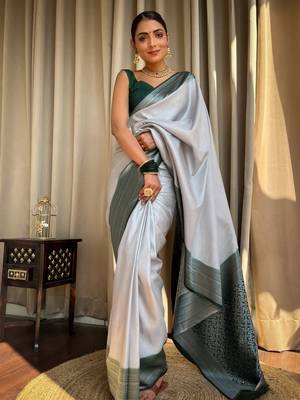 Woven silk blend Saree With Blouse 1