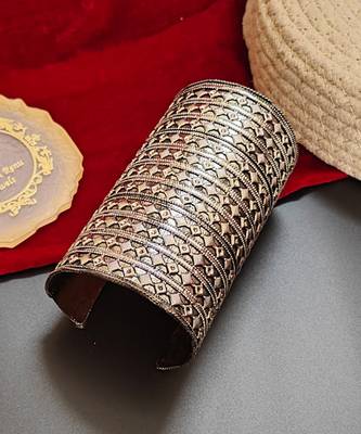 Alankar chunky oxidized cuff 4