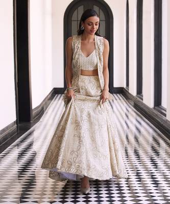 CHECKS AND PAISLET LEHENGA WITH WAISCOAT 2