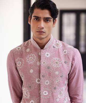 Bandi in cluster flower emb with kurta and pants 3