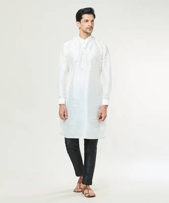 Off white embroidered kurta-jacket set 2