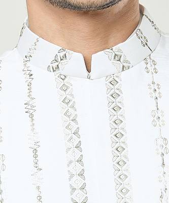 Off white embroidered kurta-jacket set 3