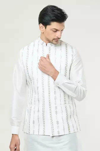Off white embroidered kurta-jacket set