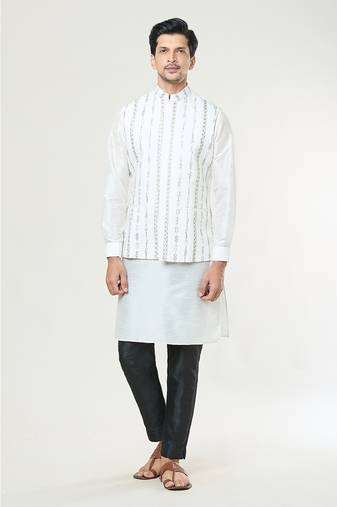 Off white embroidered kurta-jacket set