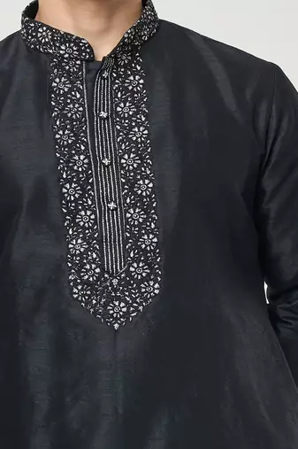 Black embroidred kurta set