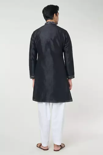 Black embroidred kurta set
