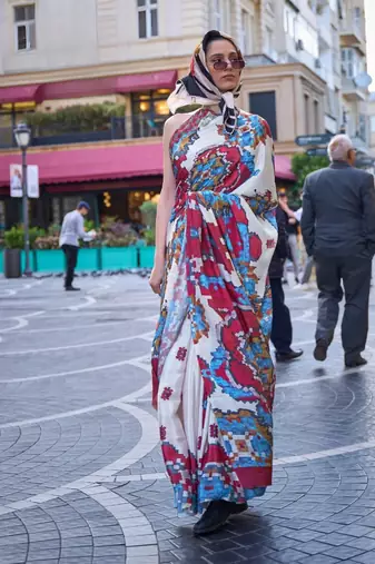 Vsaree White Silk Crepe Digital Printed Saree With Blouse For Women