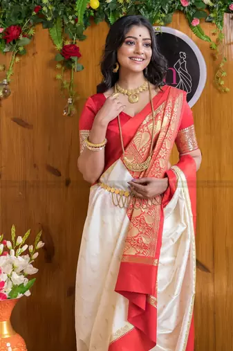 White Silk Blend Woven Bangali Style Saree
