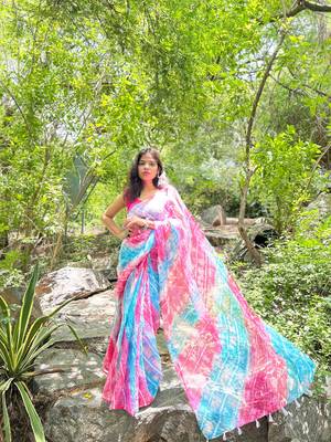 Grace and tradition meet in the exquisite Kota Doria Rainbow color Saree. 1