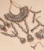 Gold color kundan dulhan set
