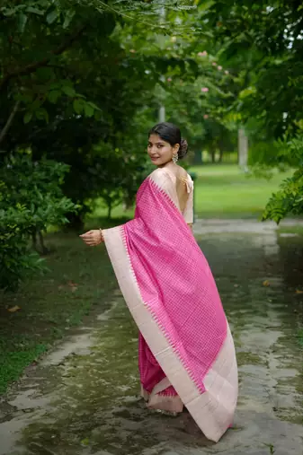 Pink Arita checks threads weaving tussar silk border & pallu saree with Blouse