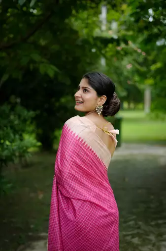 Pink Arita checks threads weaving tussar silk border & pallu saree with Blouse
