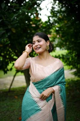 Teal Arita checks threads weaving tussar silk border & pallu saree with Blouse 4