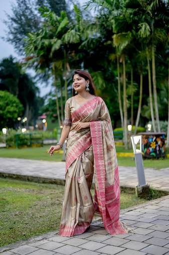 Pink Desi Tussar Silk Saree With Temple Woven Pattern With Exclusive Weaving Pallu With Blouse