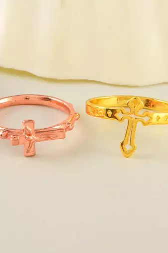 Memoir brass christian cross finger rings combo