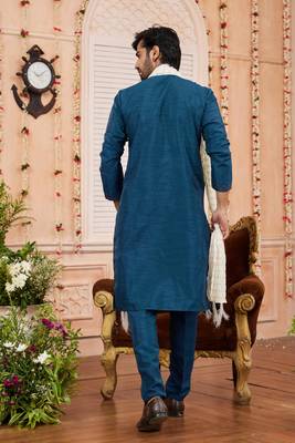 blue art banarsai silk kurta pajama with stole 3
