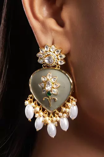 Grey gold plated earrings