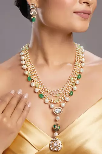 Beige gold plated necklace-sets
