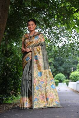 Mahendi Treaditional Kalamkari design Lotus border printed work saree with Blouse  1