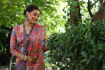 Brown Treaditional Kalamkari design Lotus border printed work saree with Blouse  4
