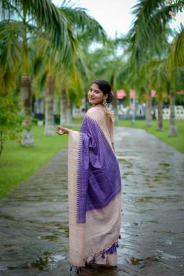 Purple Soft Tussar Silk Cheks printed kanth Weaving Contrast Border Saree With Blouse 2