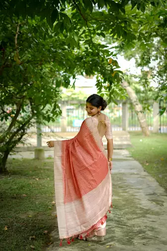 Red Soft Tussar Silk Cheks printed kanth Weaving Contrast Border Saree With Blouse