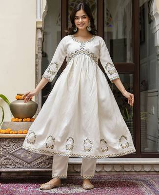 Trendmalls Trendmalls Off-White Chanderi Floral Embroidery Salwar Suit Kurta Pant with Dupatta Set 5