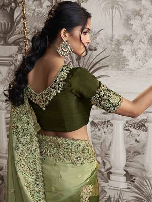  Green Jacquard Silk Embroidery Heavy border work Saree with Unstitch Blouse Piece 2