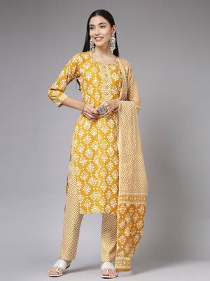 Mustard floral printed aline kurta pant with dupatta set 1