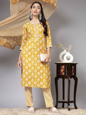 Mustard floral printed aline kurta pant with dupatta set 5