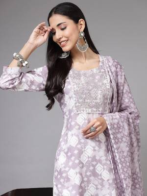 Light purple printed embroidered aline kurta pant with dupatta set 3