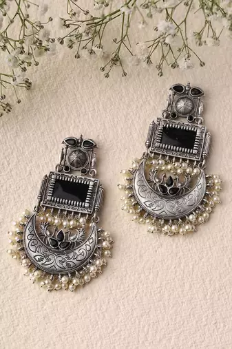 Oxidized stone long dangler earrings with pearls