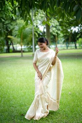 White Raw Silk Saree With All Over Zari Weaving Pattern With Running Blouse Piece 2