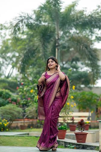 Pink Raw Silk Saree With All Over Zari Weaving Pattern With Running Blouse Piece