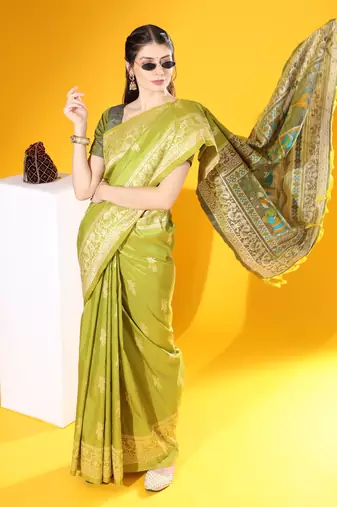 Mehendi Soft  Raw Silk With Zari Weaving Pallu And Zari Weaving Border With Blouse