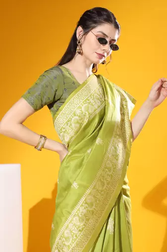 Mehendi Soft  Raw Silk With Zari Weaving Pallu And Zari Weaving Border With Blouse