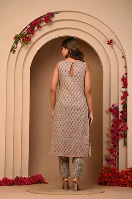 Green booti kurta set for women 4