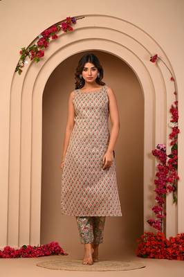 Green booti kurta set for women 5