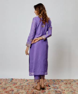 Voilet hand embroidered kurta set 3