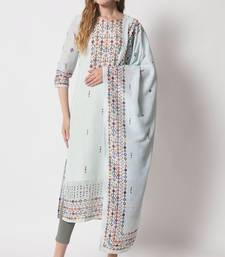 Tea green embellished silk blend women's kurta, pyjama & dupatta set