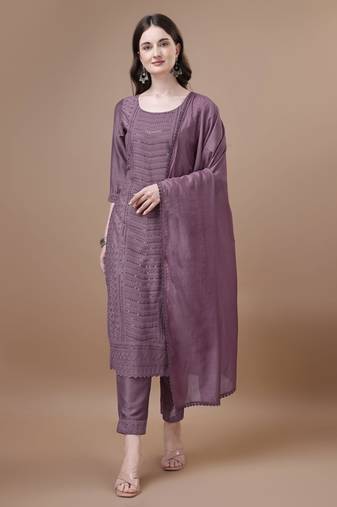 Hippie pink embroidered silk blend women's kurta, pyjama & dupatta set