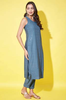 Berlin blue embroidered silk blend  Kurta pant  with dupatta set 3
