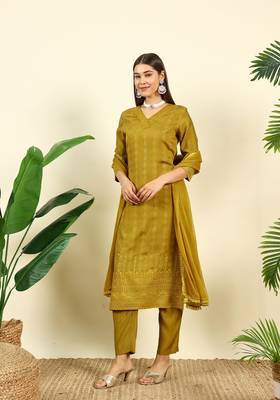 Mustard embroidered silk blend  Kurta pant  with dupatta set 3