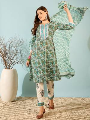 Green Printed Pure Cotton Straight Kurti Pant and Dupatta Set 3