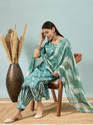 Blue Printed Pure Cotton Straight Kurti Pant and Dupatta Set 3